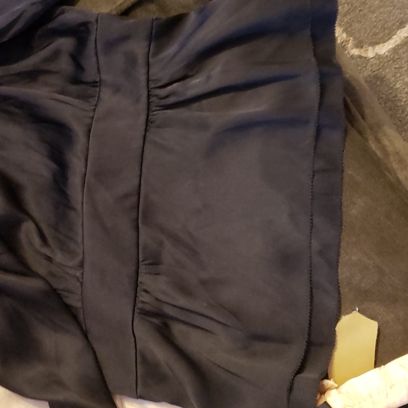 Tory Burch silk beautiful top. - Picture 6 of 7